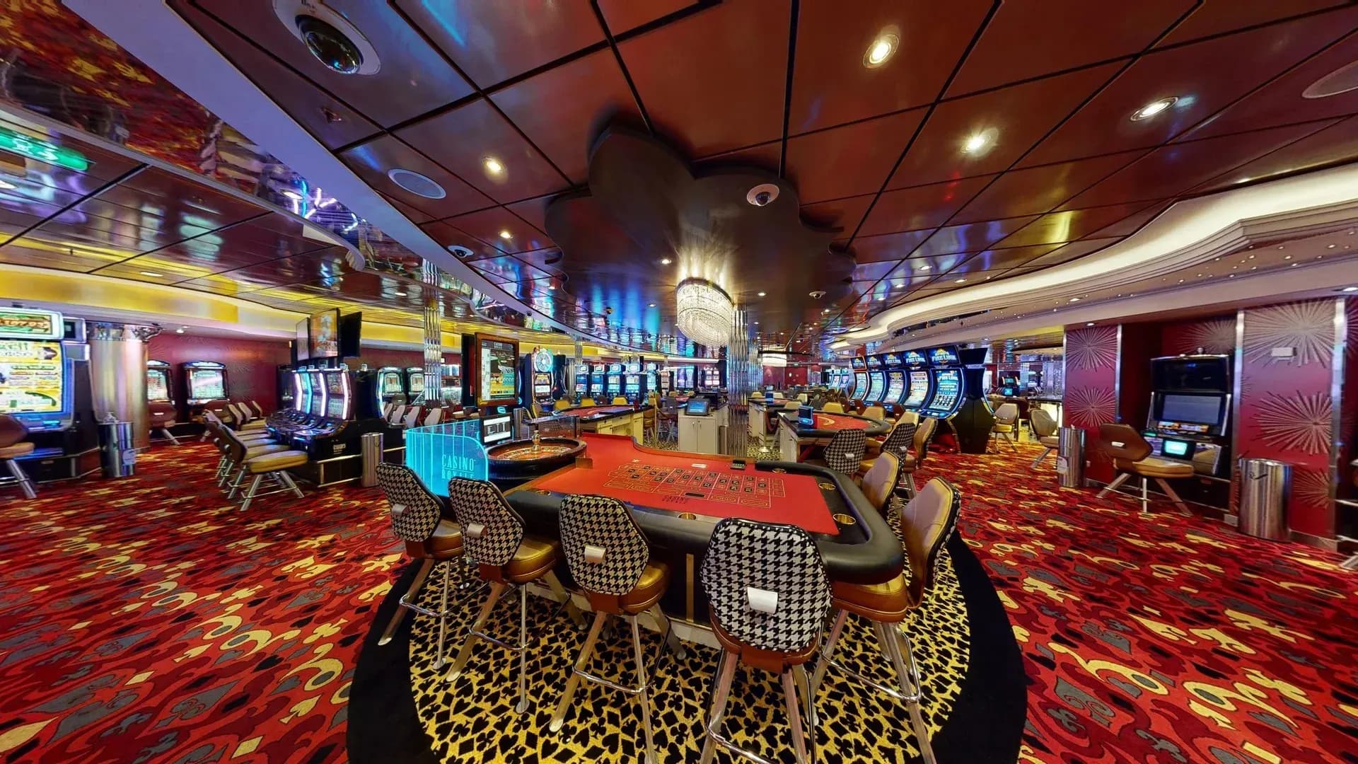 Royal Caribbean - Allure of the Seas, Casino Royale