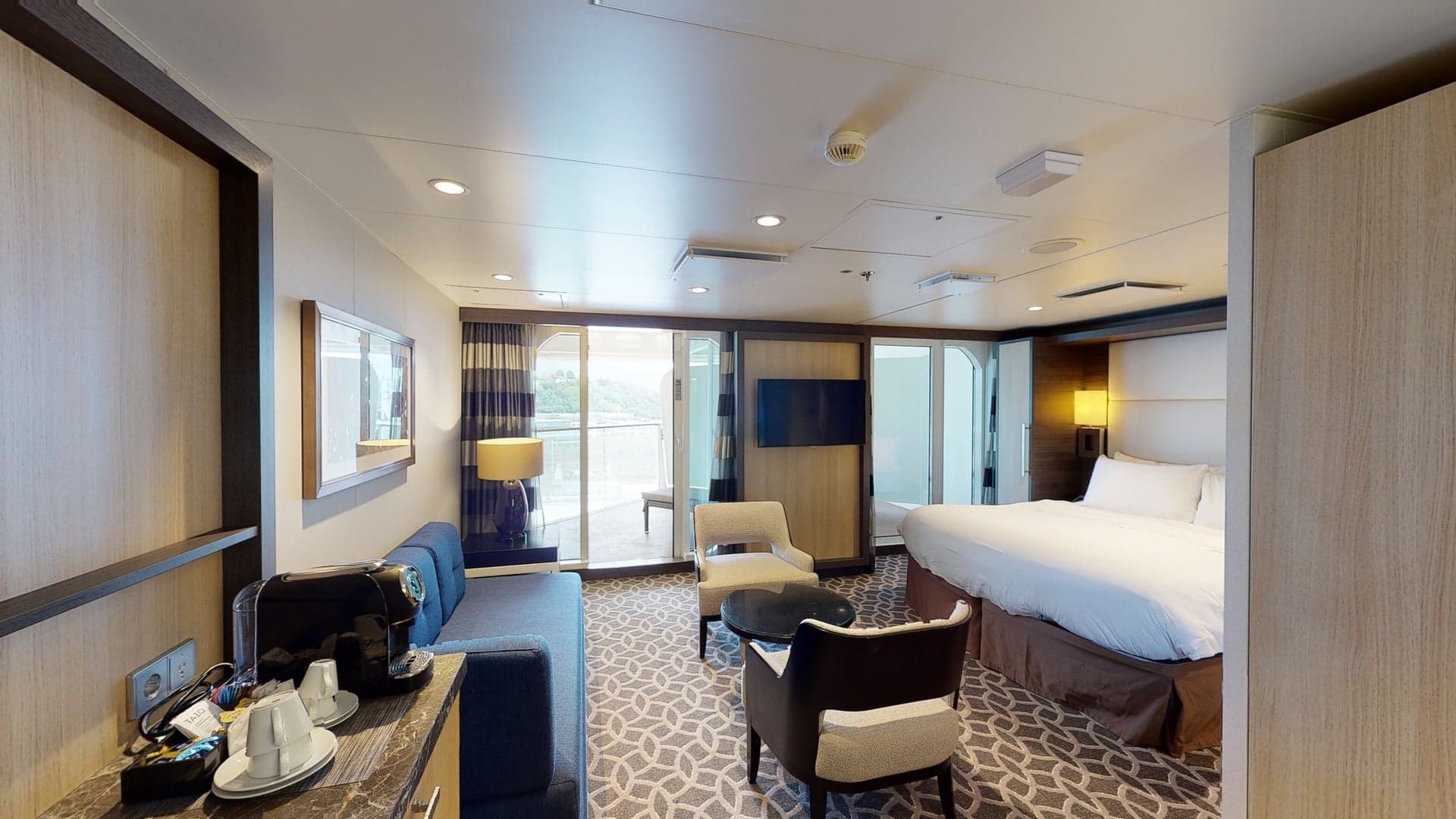 ovation of the seas junior suite with large balcony