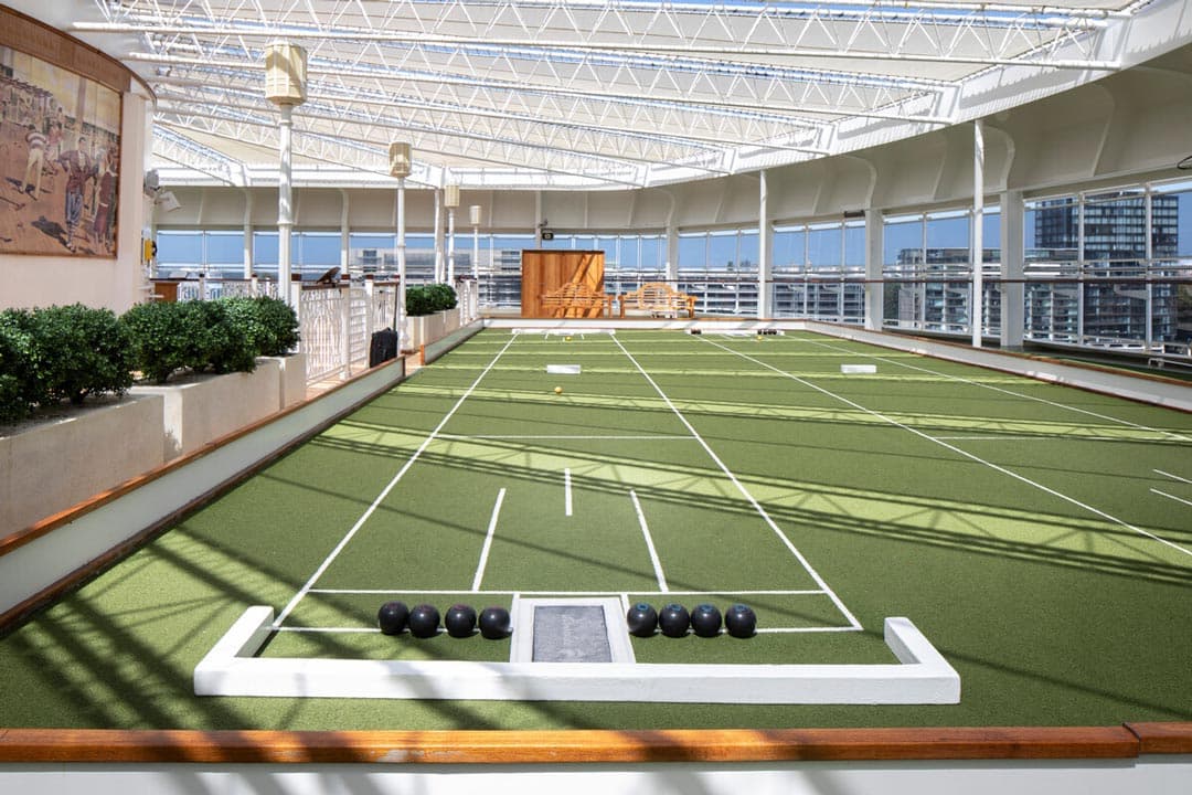 Onboard Sport Queen Elizabeth 