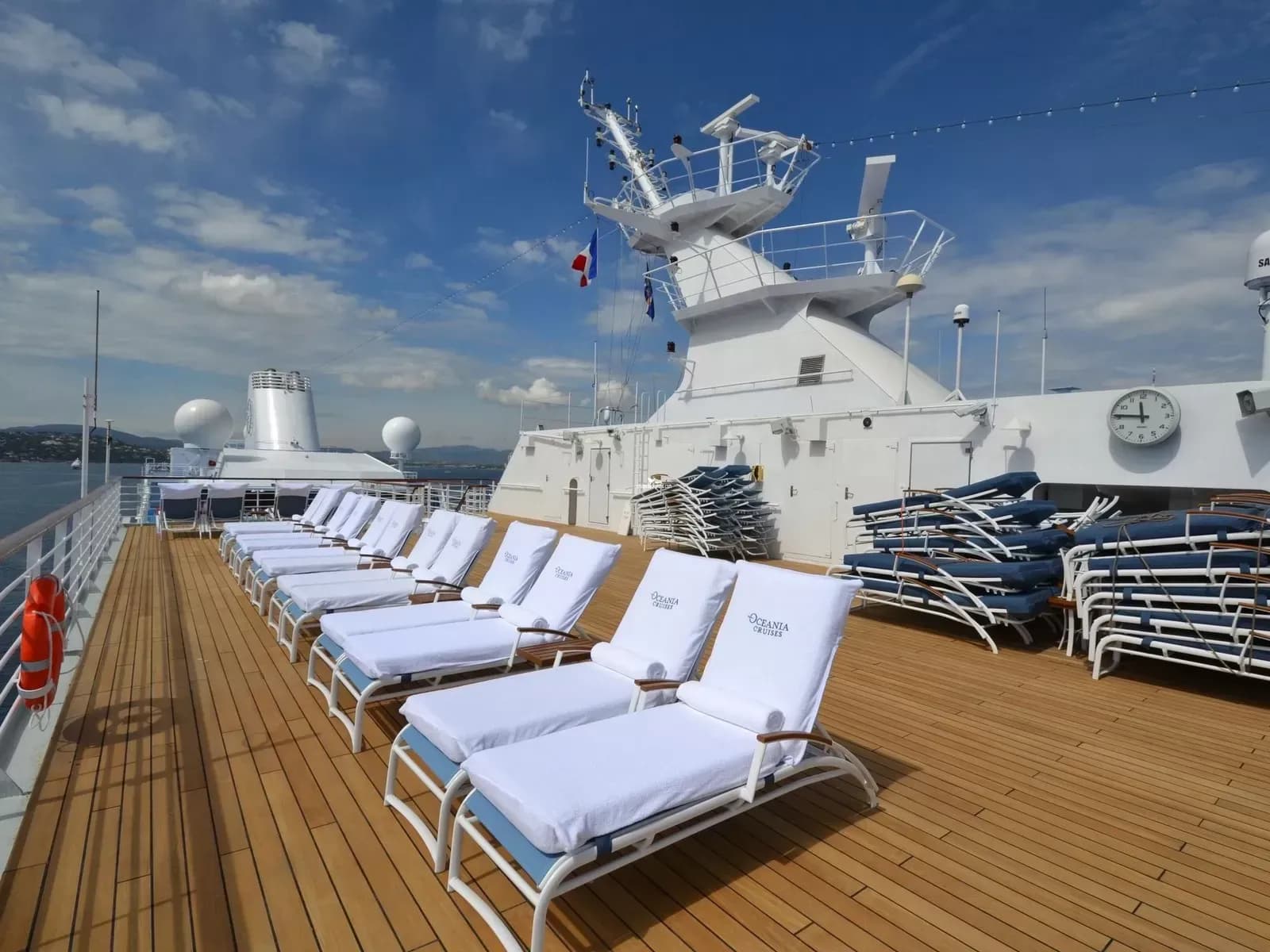 oceania Sirena cruise ship pool deck - oceania nautica
