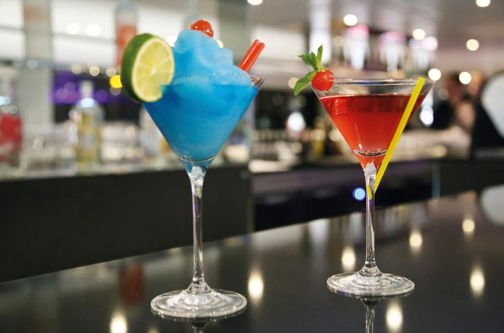 Emerald River cruise dining