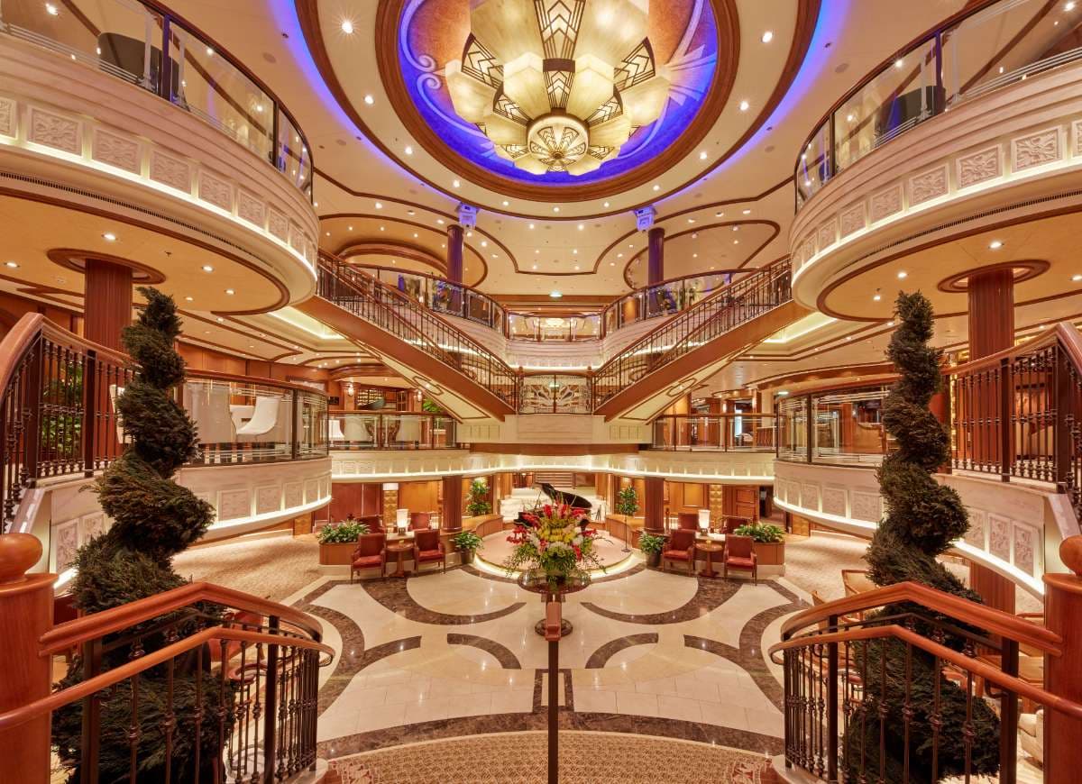 Cunard Queen Elizabeth Entertainment 