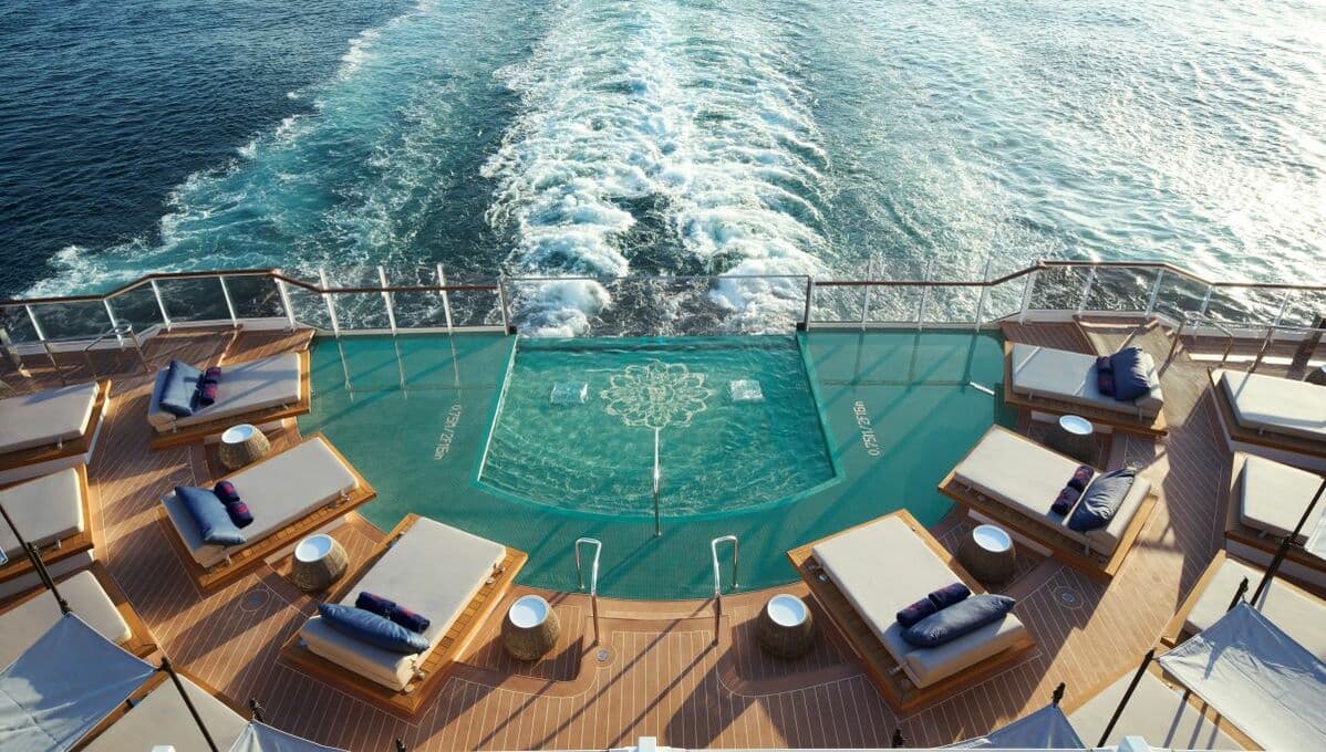 Explora 1 infinity Pool, luxury Cruise 