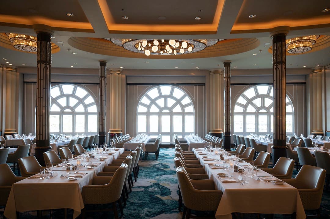 Norwegian Spirit Dining 
