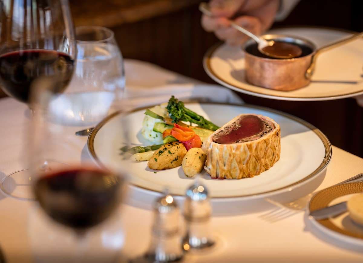Queen elizabeth cunard Dining 