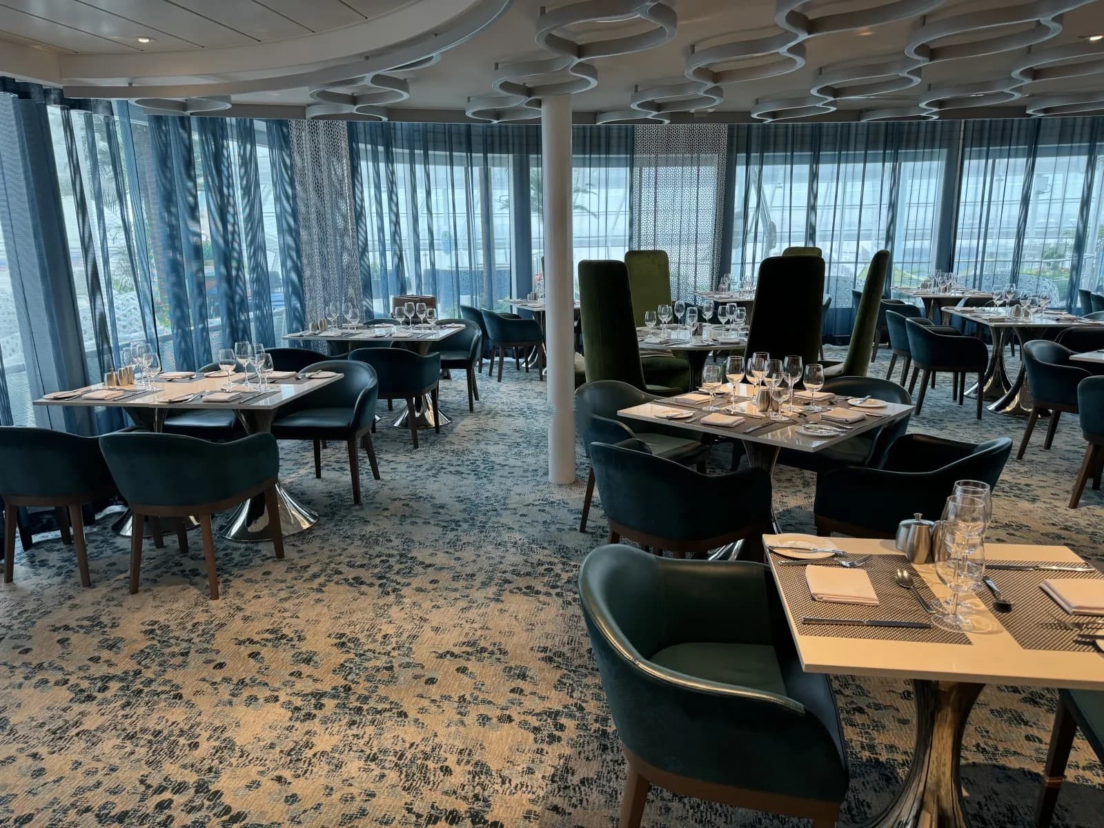 Spectrum of the Seas Dining 
