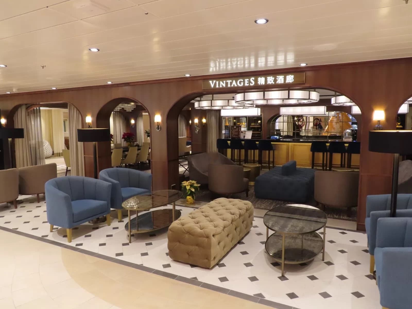 Spectrum of the Seas Dining 