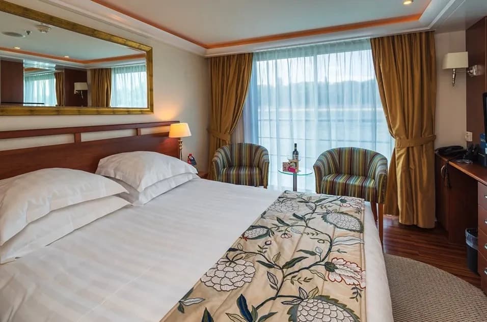 Amandate cabin Category B stateroom