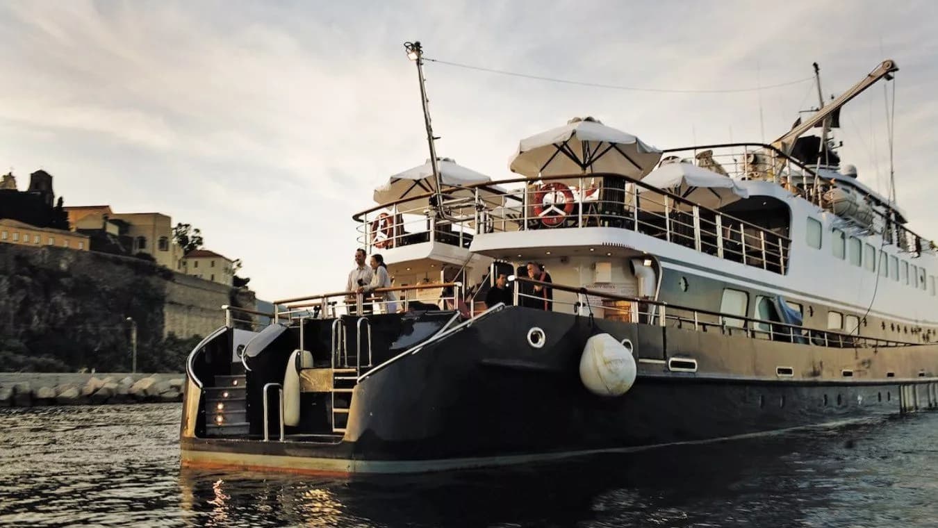 Callista Swimming Platform 