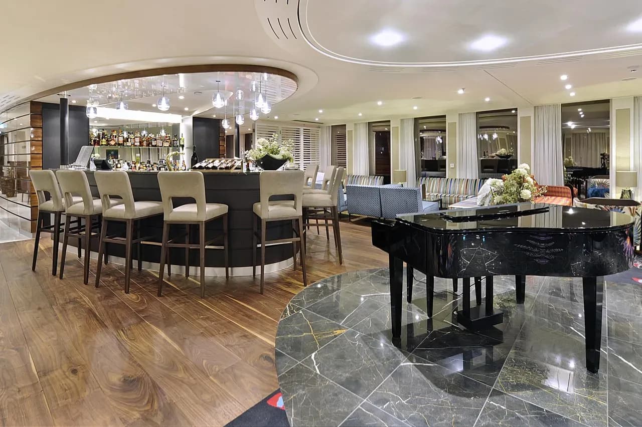 AmaStella river cruise ship. facilities