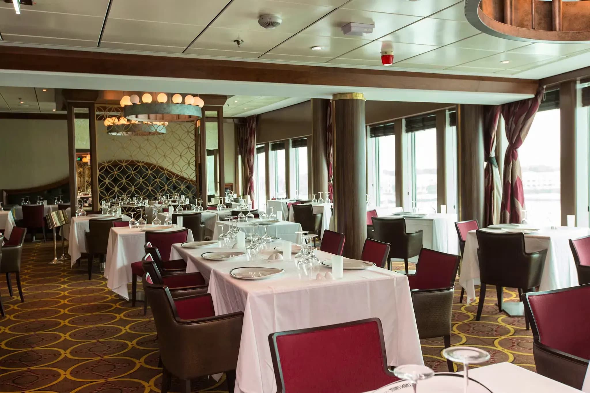 Royal Caribbean - Vision of the Seas, Aquarius Dining Room