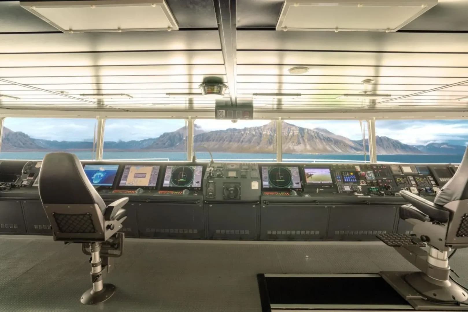 Oceanwide Expeditions - M/V Hondius, Navigator Bridge 