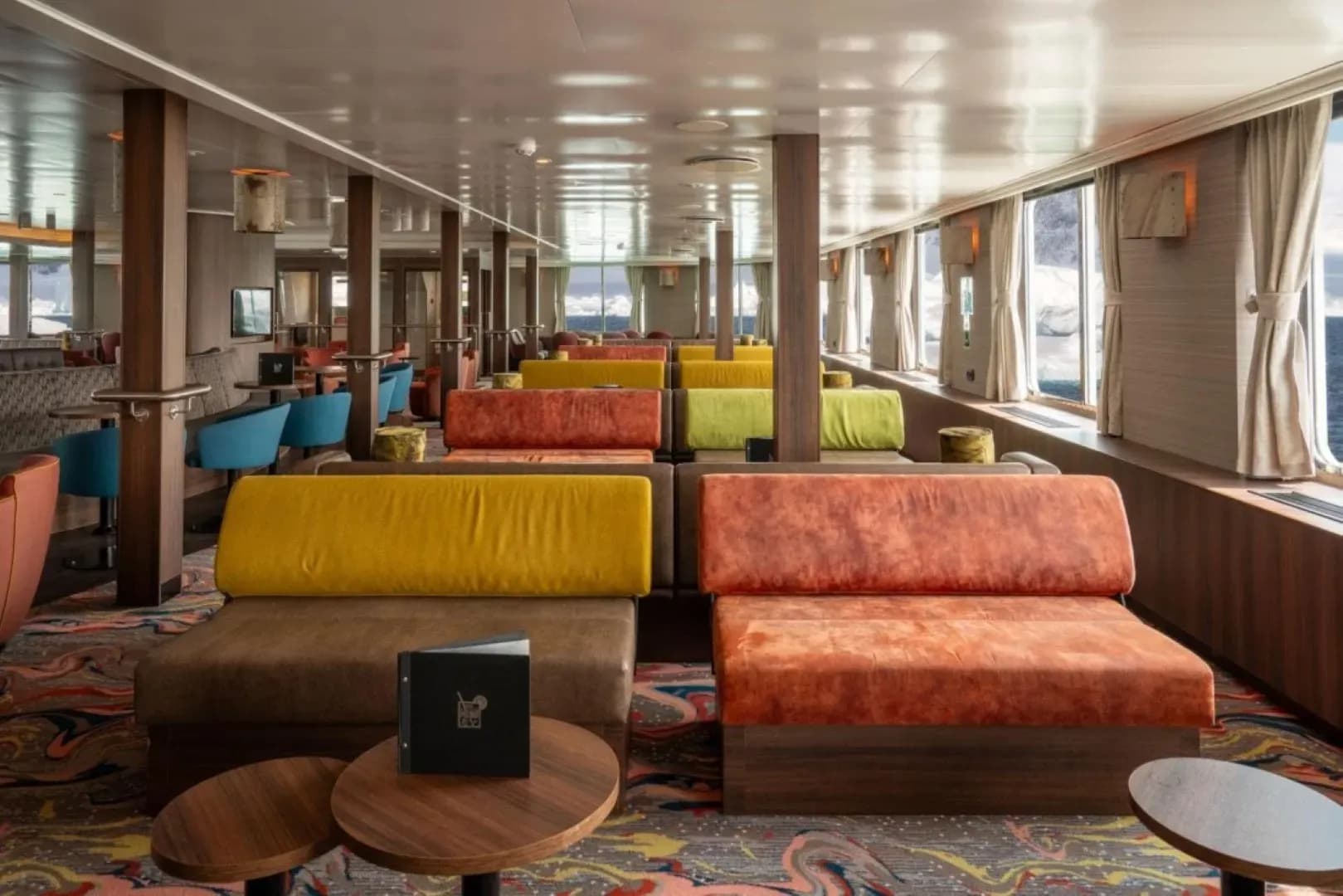 Oceanwide Expeditions - M/V Hondius, Observation Lounge 