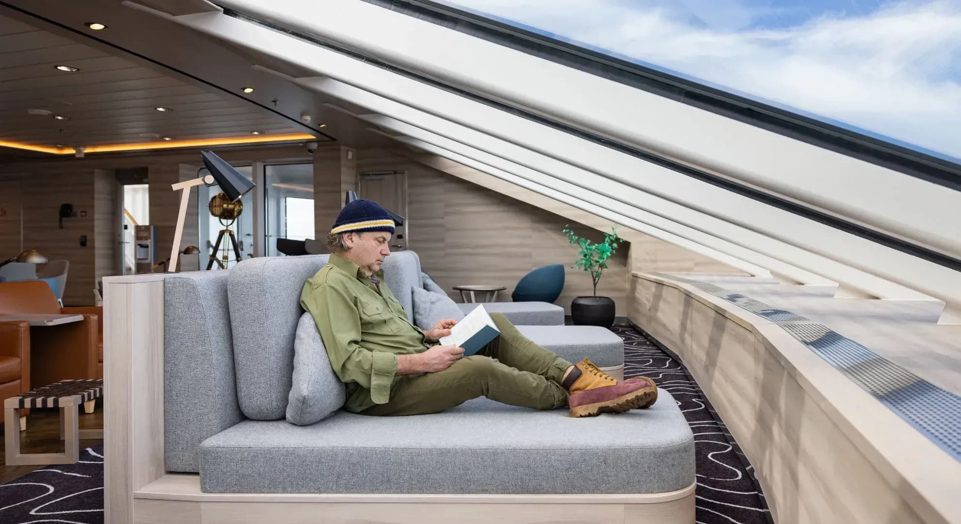 MS Roald Amundsen cruise ship facilities and pool