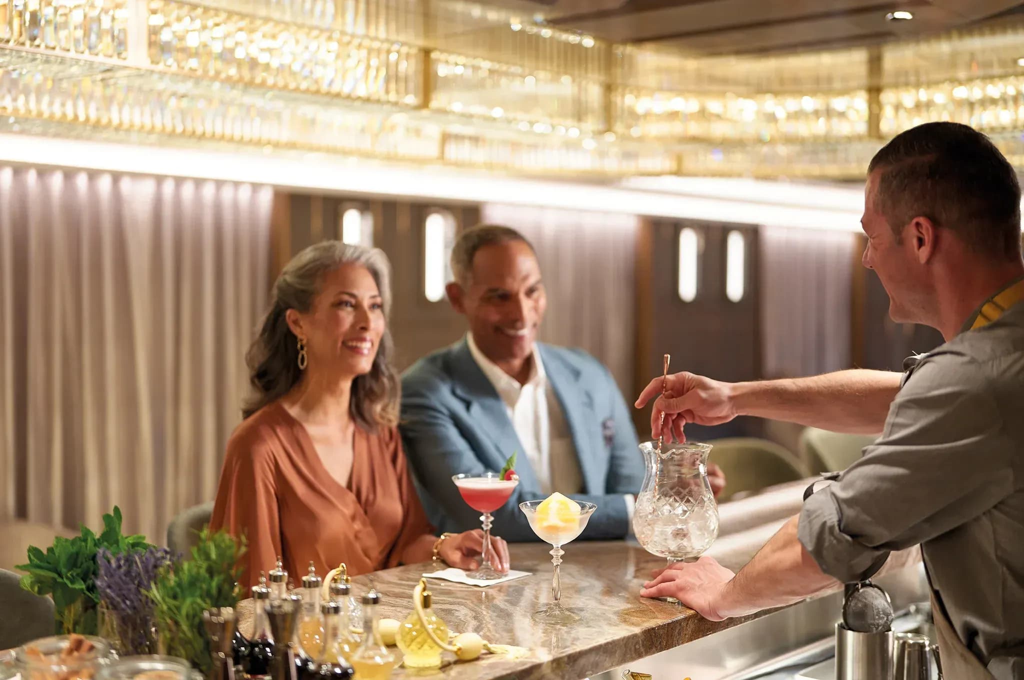 Oceania cruises bars and lounge - Oceania Vista, Allura, Marina