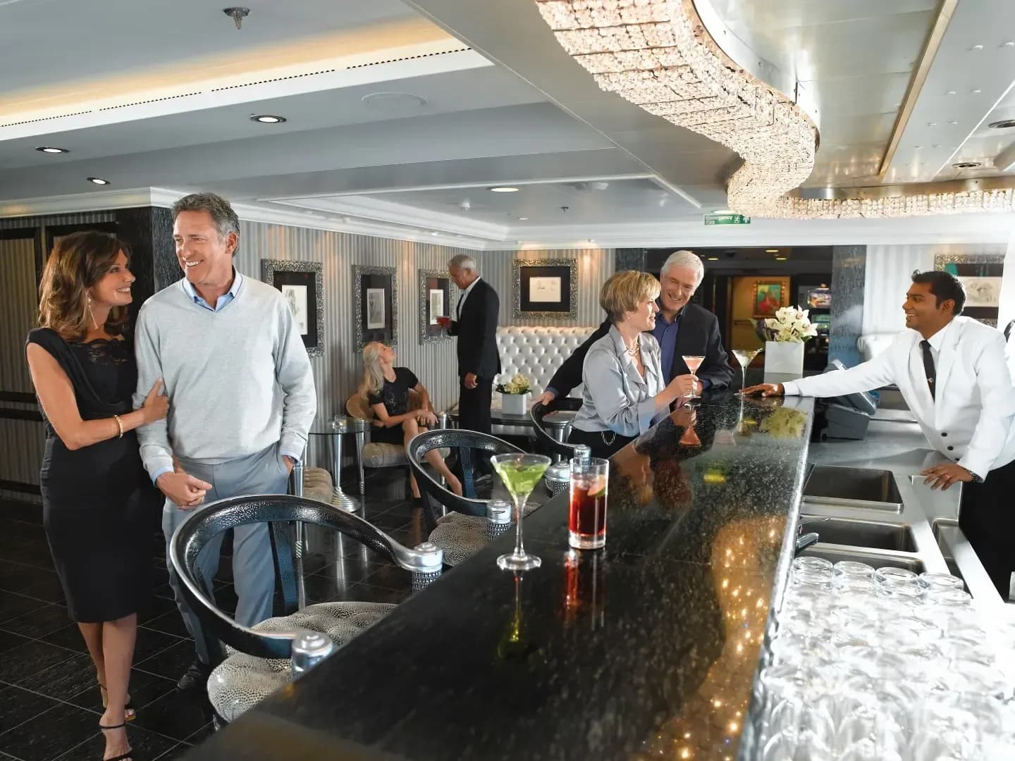 Oceania marina cruise bar and lounges entertainment 