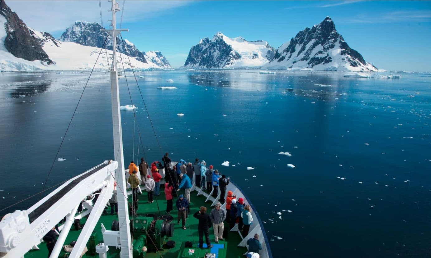 expedition  hurtigruten, antartica, artic