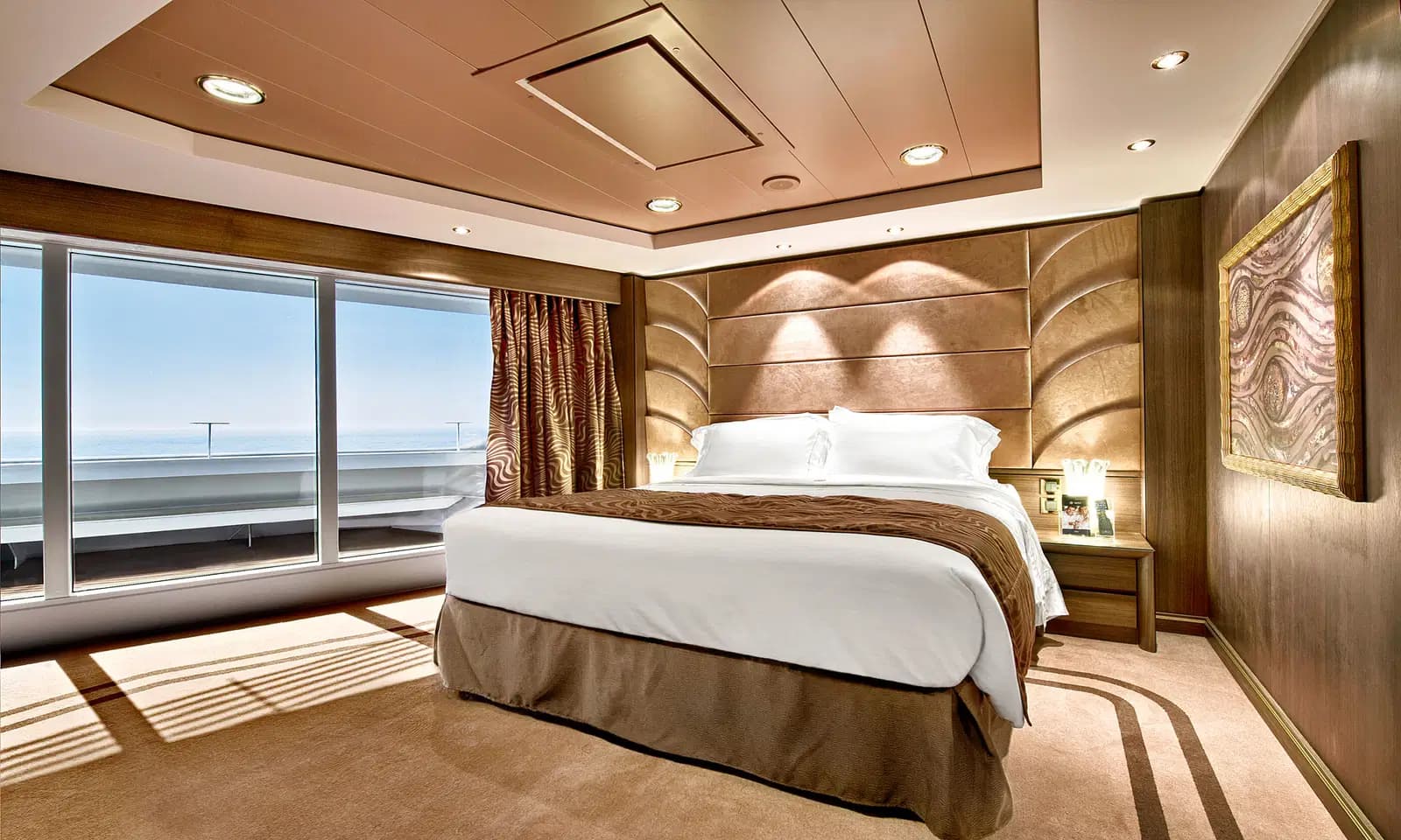 MSC divina cabins - MSC YACHT CLUB EXECUTIVE AND FAMILY SUITE WITH BALCONY