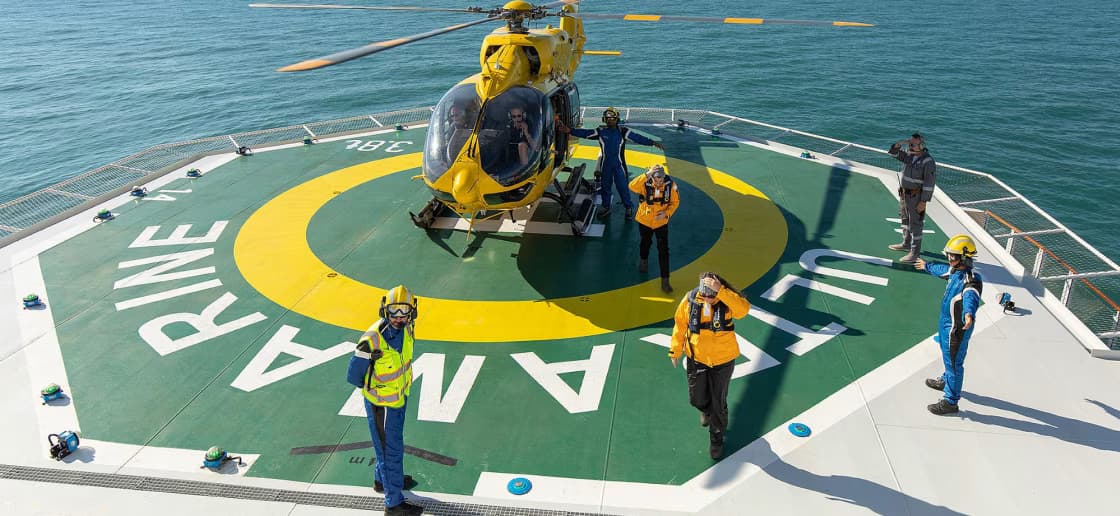 Quark Expeditions_Ultramarine helicopter landing