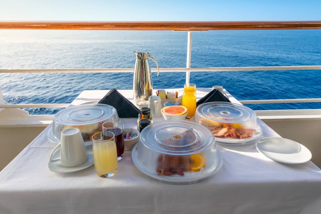 Sea day, Room service on Cruises hip, Breakfast at sea