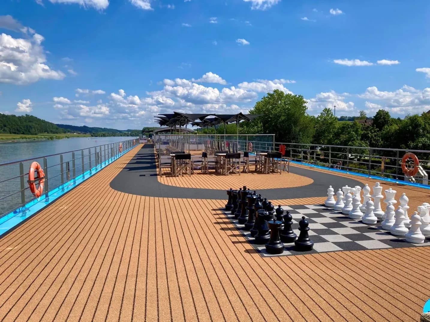 AmaStella river cruise ship. facilities