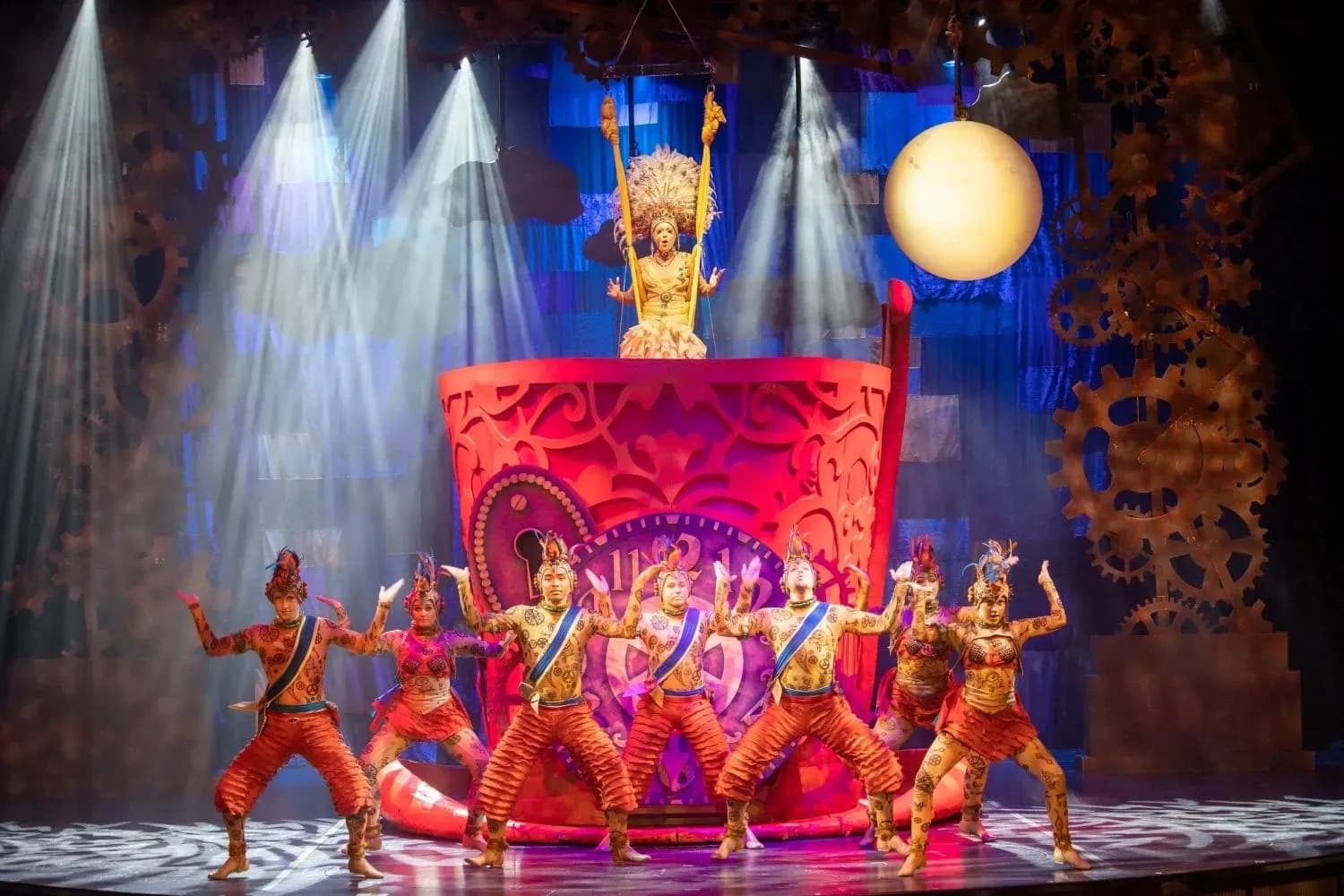 Celebrity Cruises Entertainment - Celebrity Beyond - Celebrty Xcel