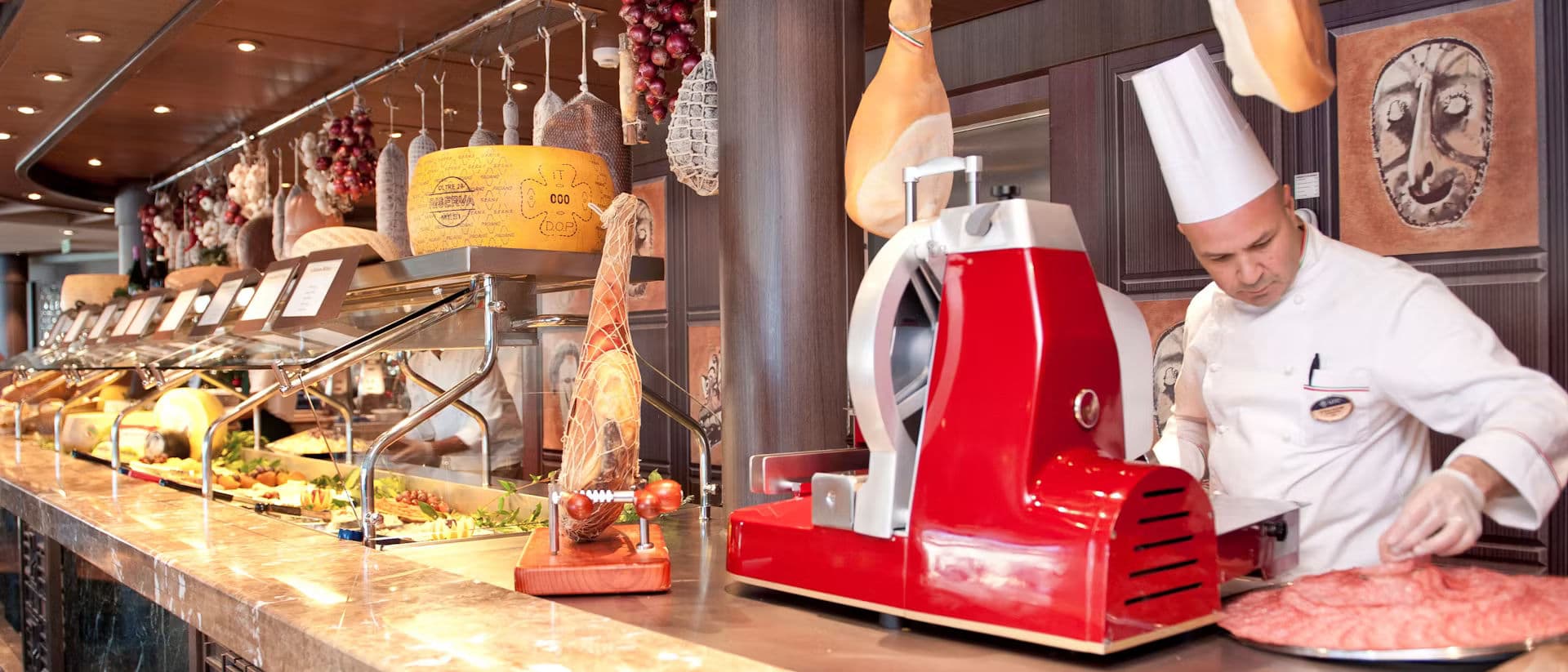 MSC Fantasia Dining & Lounge