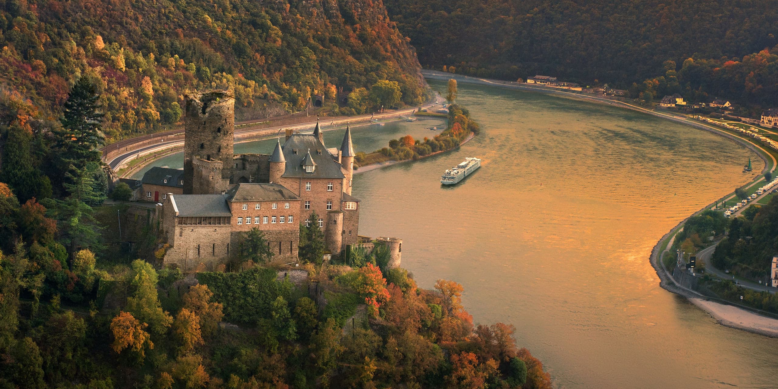Viking Ship-Katz Castle-Rhine-River -Valley germany