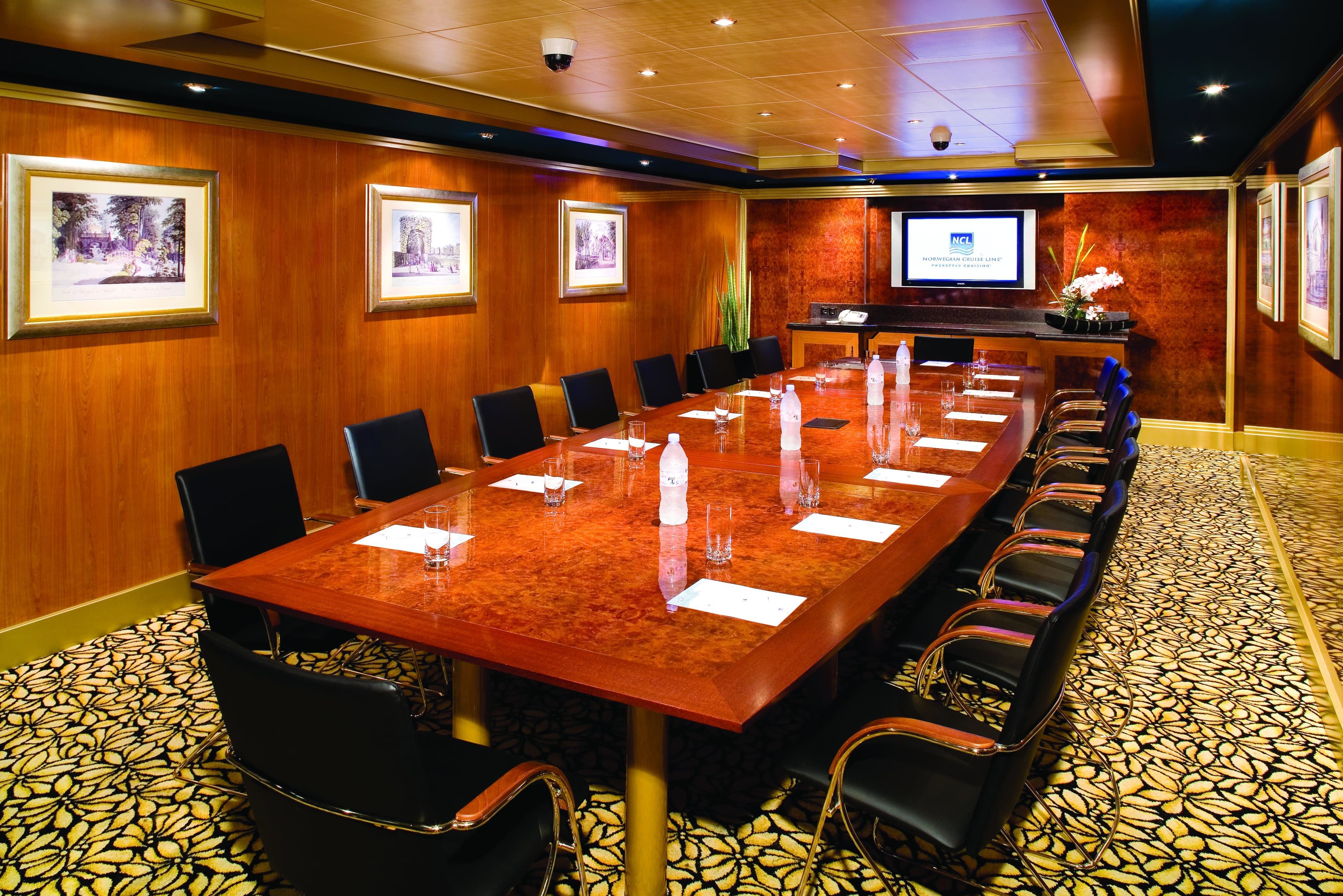 Norwegian Pearl Facilities