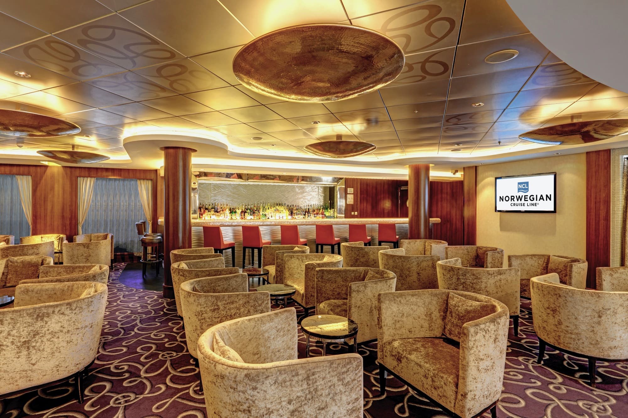 Norwegian Epic Shaker's Martini Bar