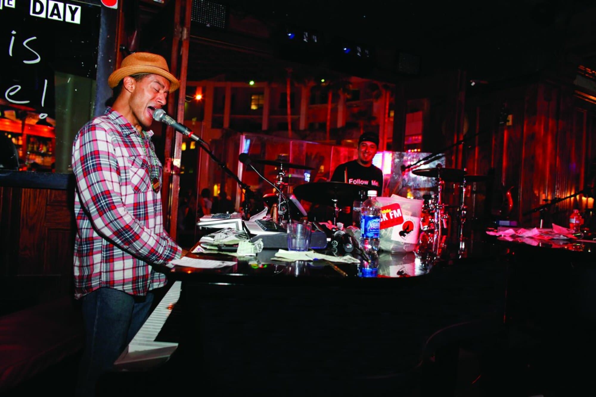 Norwegian Escape Howl at the Moon