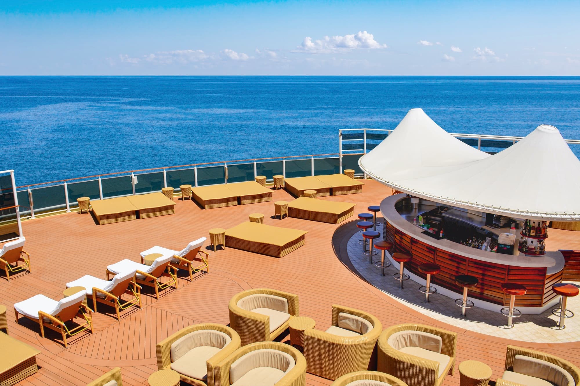 Norwegian Epic, Posh Beach Club