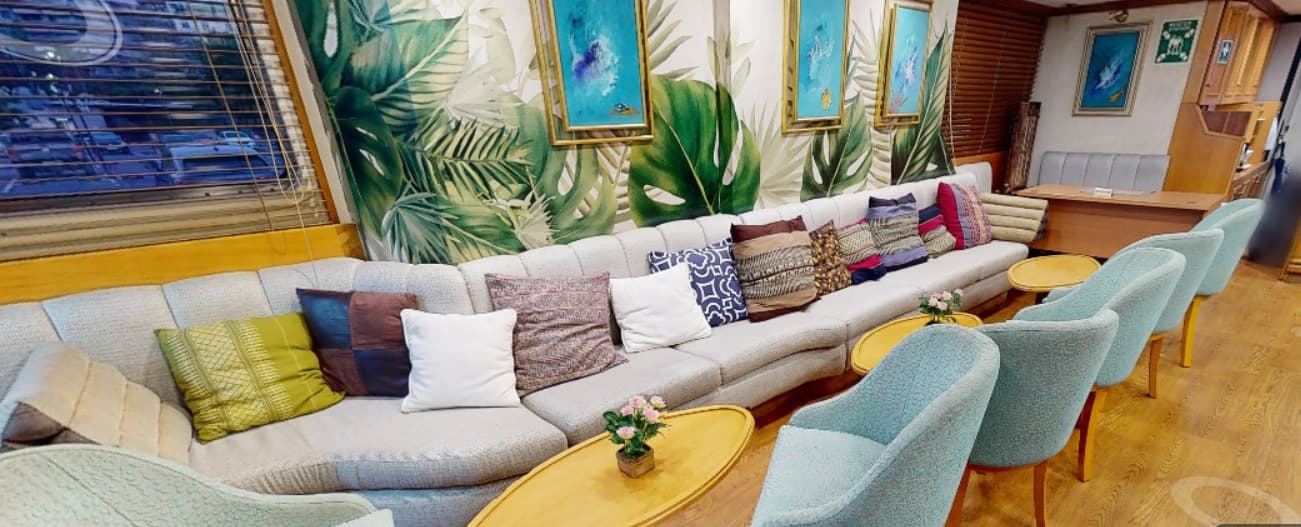 Panaroma II Dining Lounge