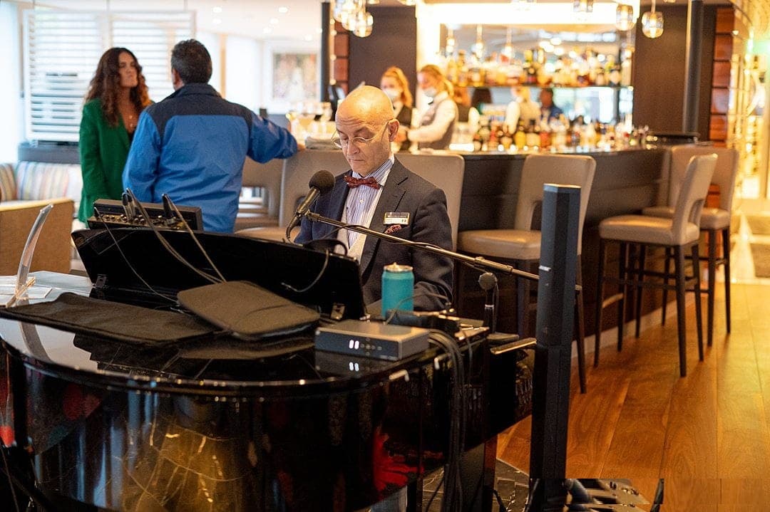 amawaterways entertainment