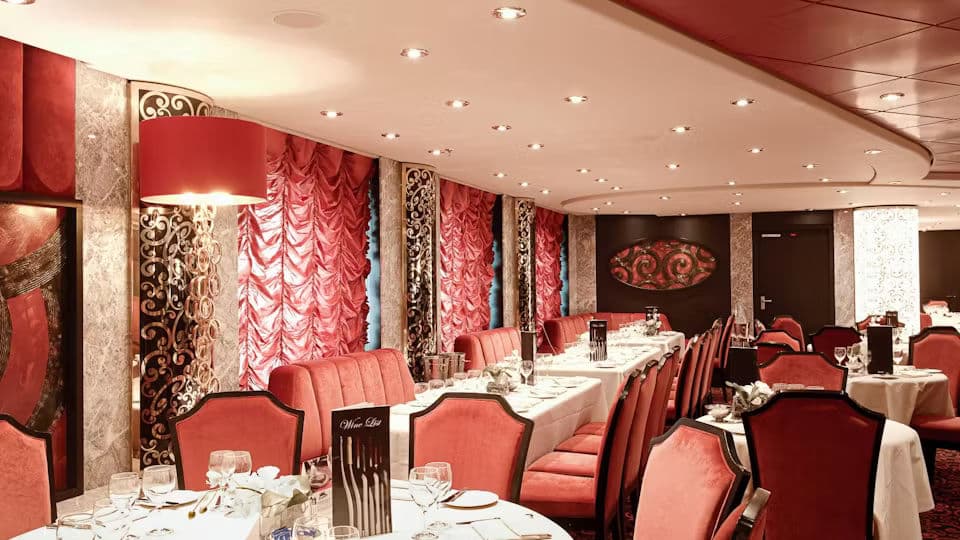 MSC Divina Dining