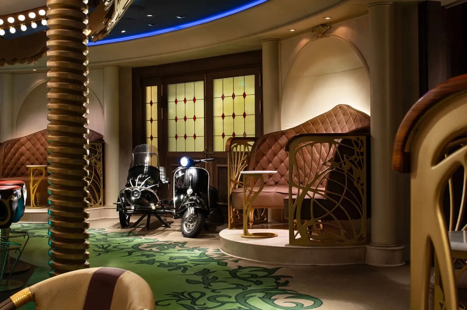 Disney Fantasy bars and lounge - Disney Dream