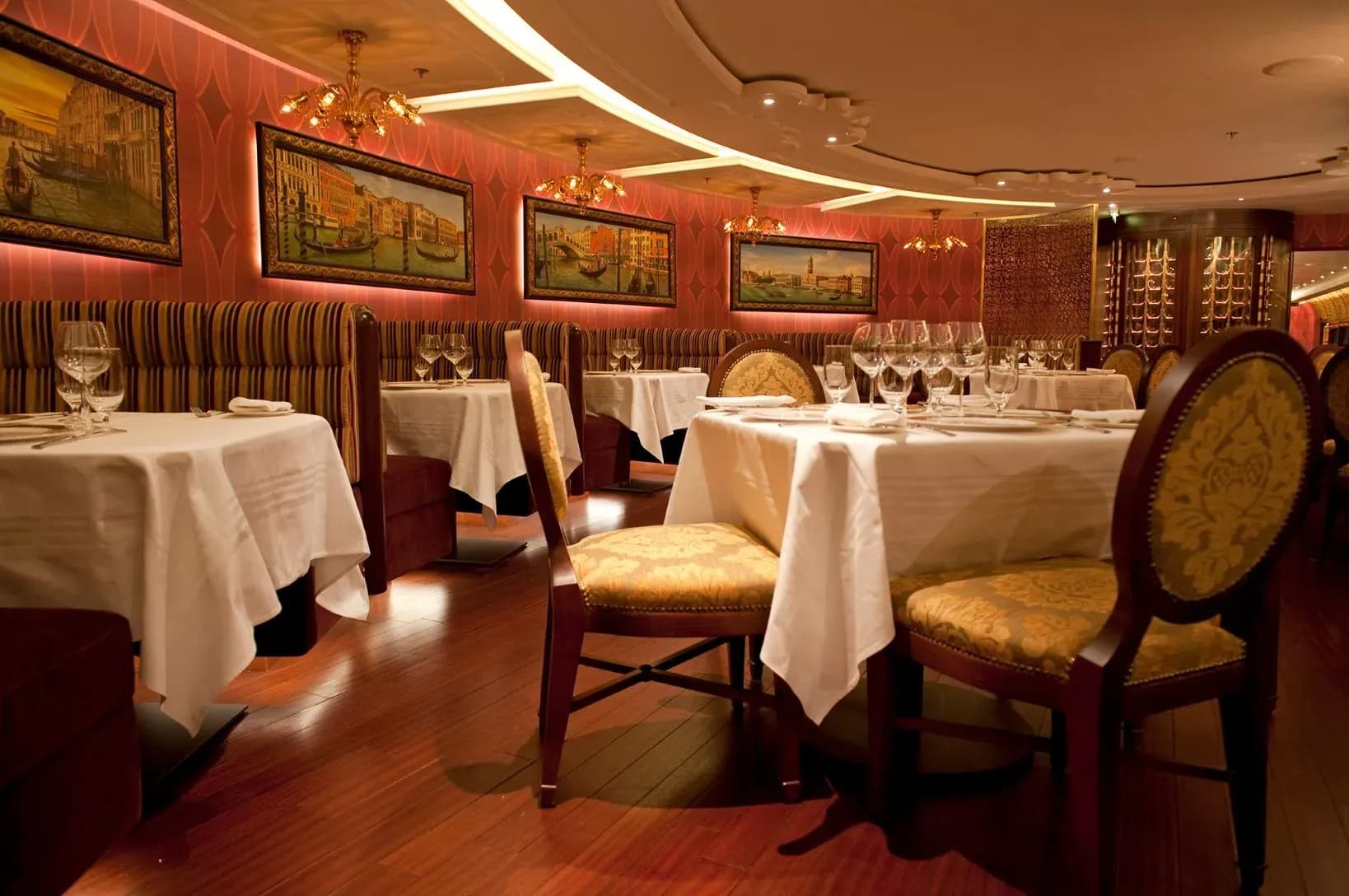 Disney Dream Restaurant and Dining - Disney Fantasy