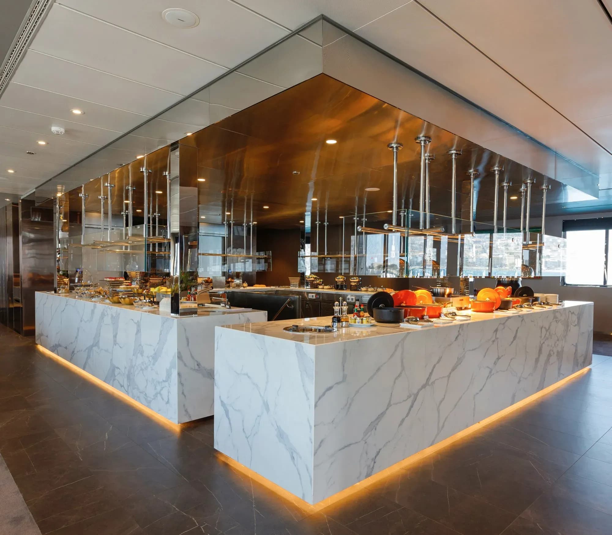 Emerald Azzurra, Dining, La Cucina Dining restaurant buffet