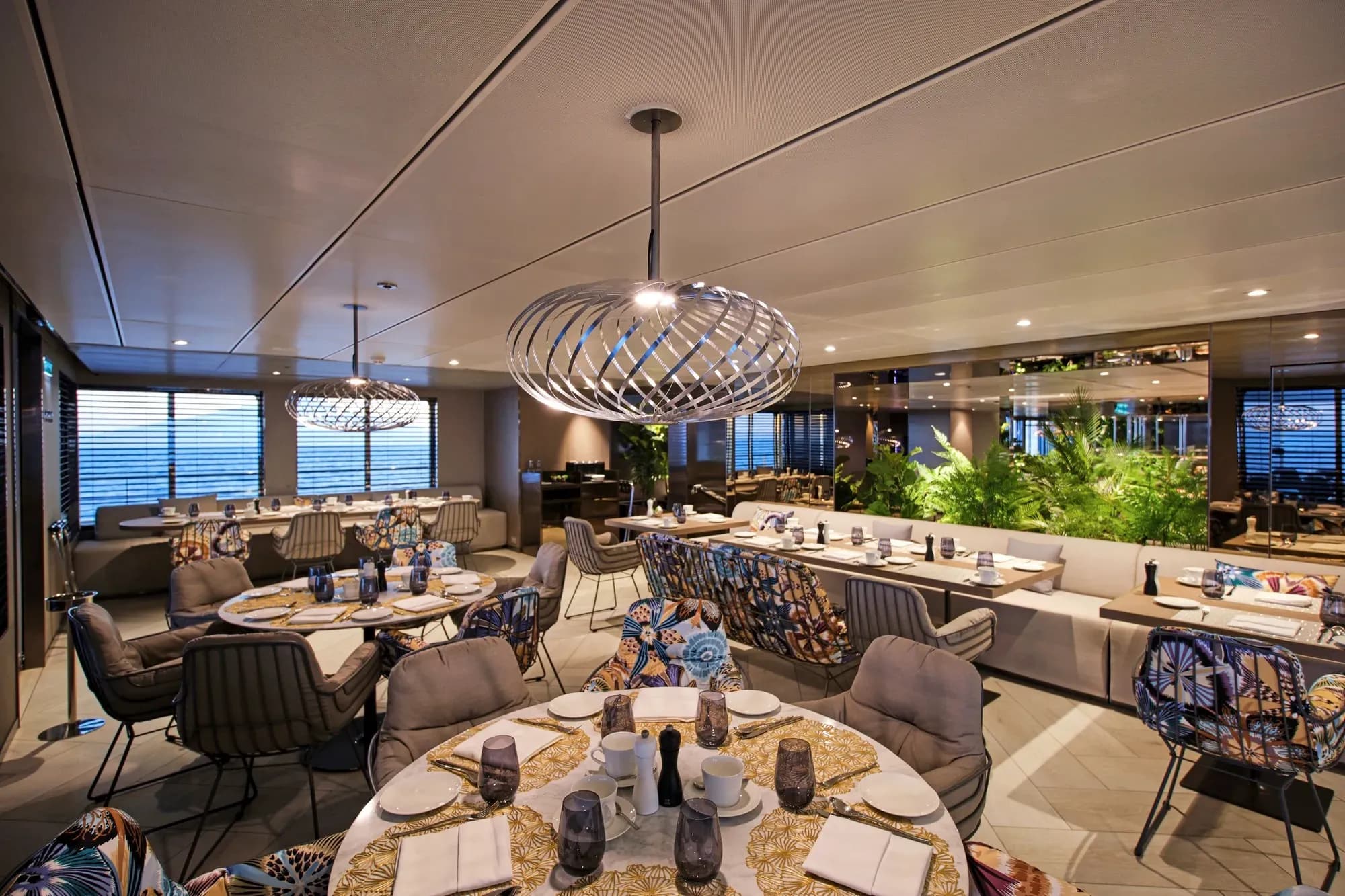 Emerald Azzurra, Dining, La Cucina Dining restaurant buffet