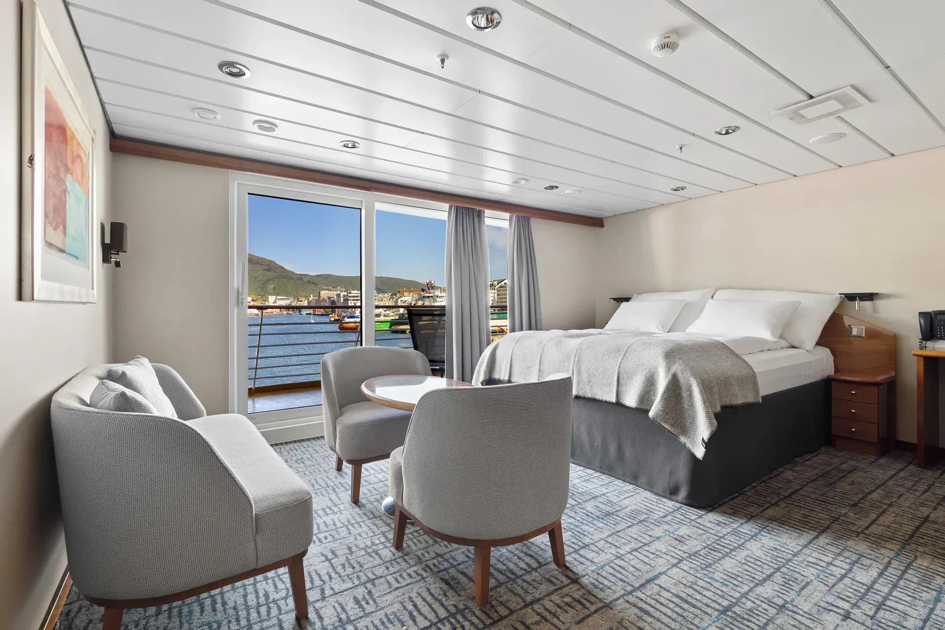 Hurtigruten MS Trollfjord suite