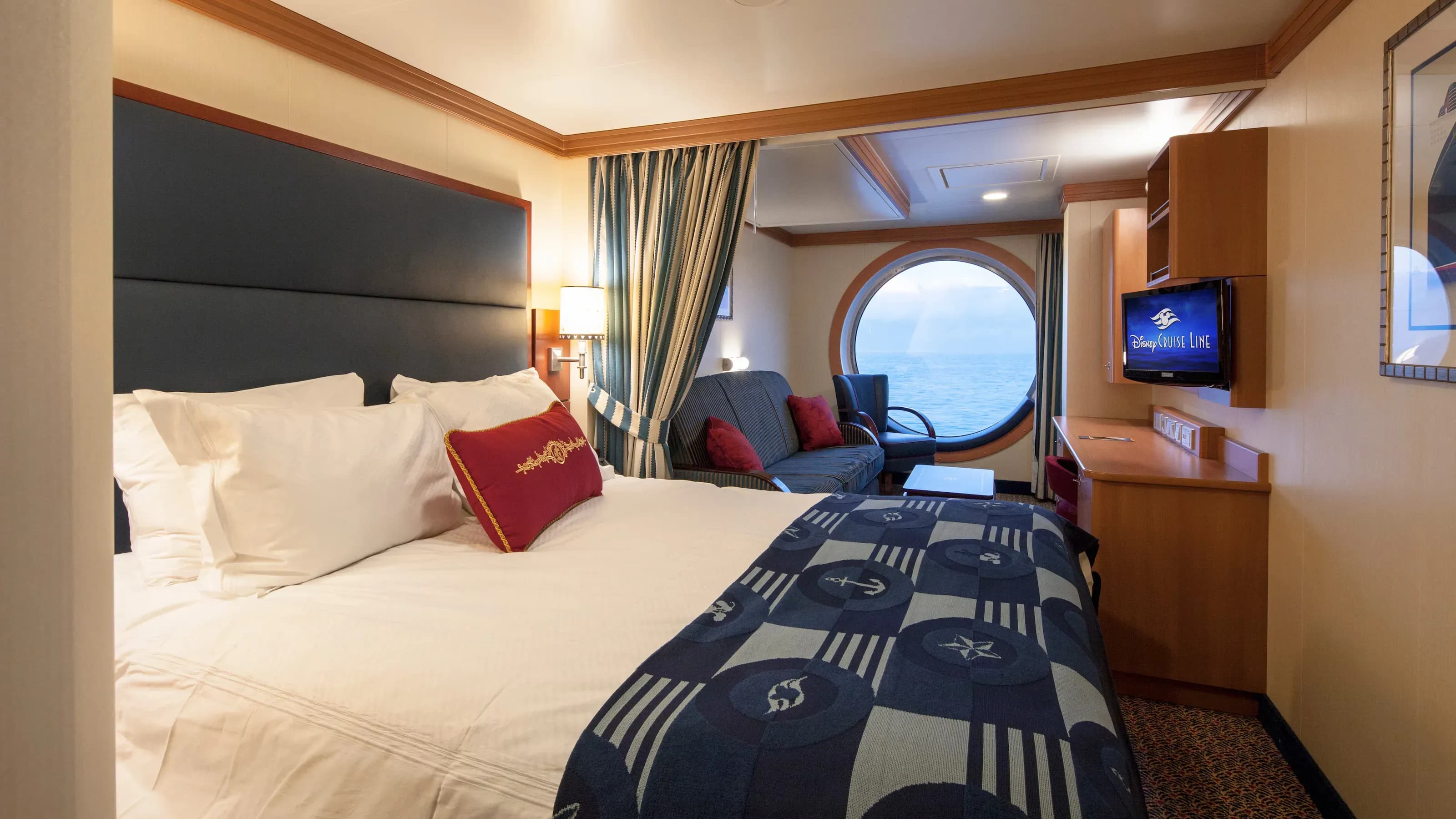 Disney Dream, Deluxe Family Oceanview Stateroom