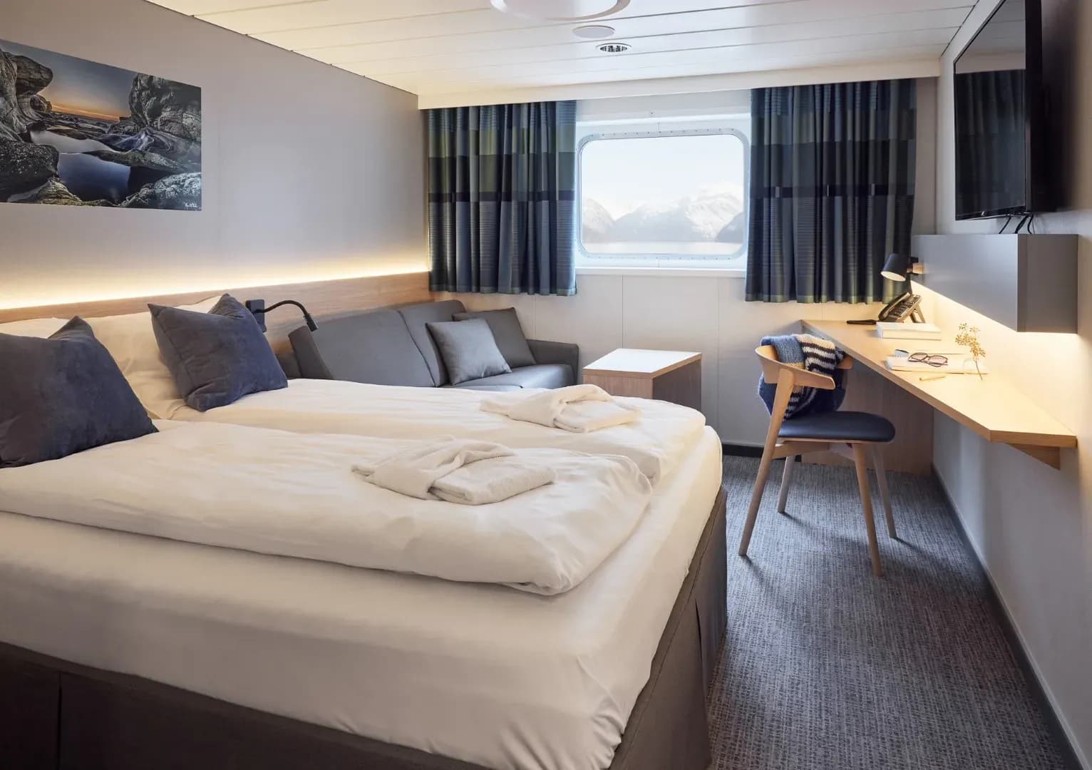 Havila Voyages, Havila Capella, Seaview Superior Double