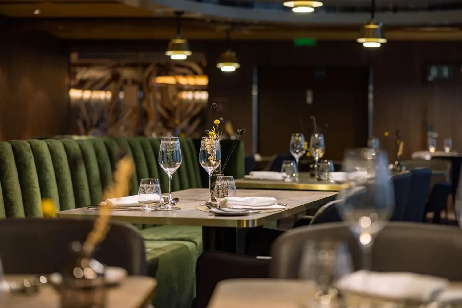 Hurtigruten MS Trollfjord restaurant and dining