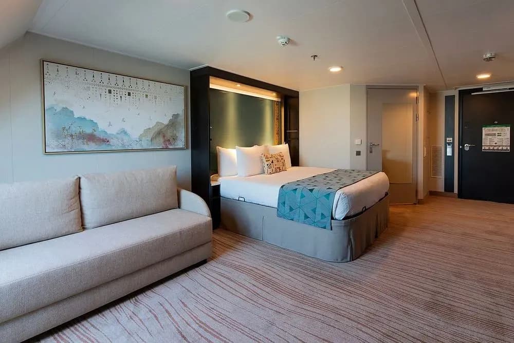 Aroya Cruises seaview accessible cabin