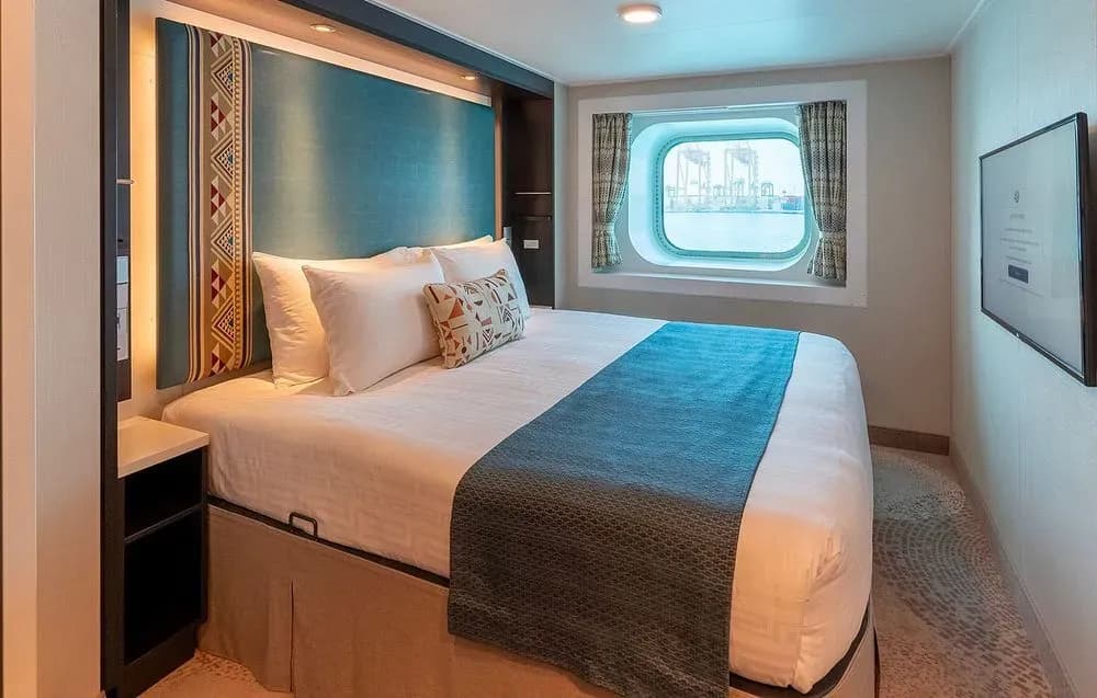 Aroya Cruises seaview cabin