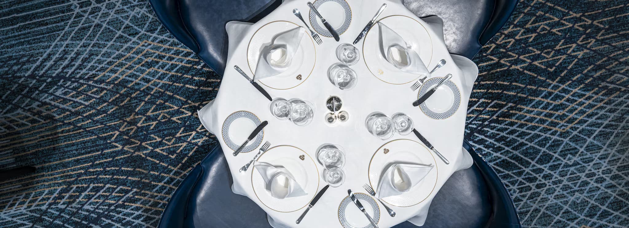 Dining Queen Elizabeth Cunard