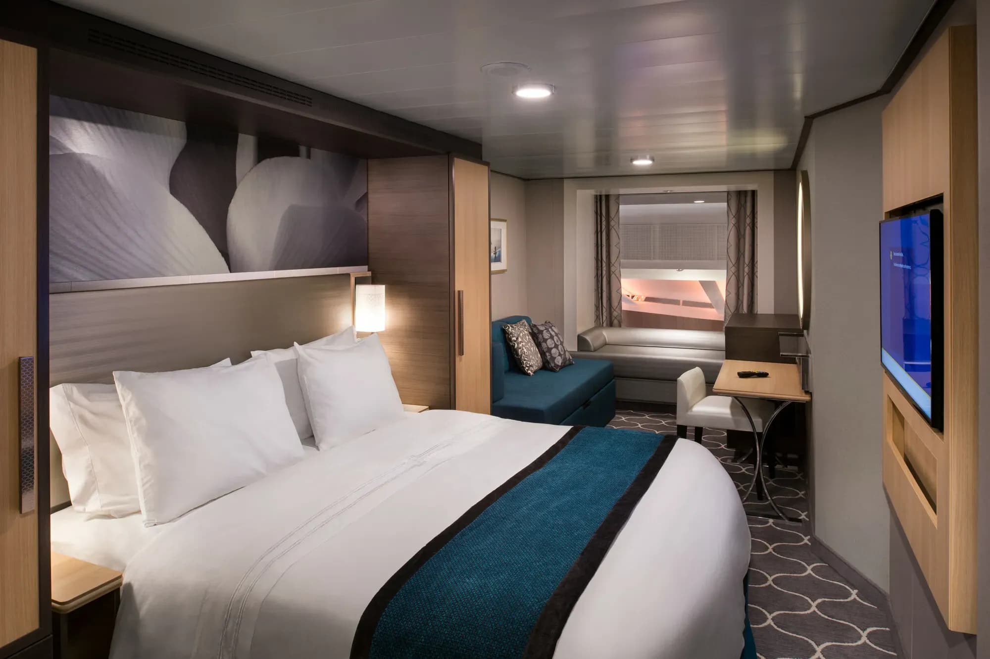 Royal Caribbean - Oasis of the Seas, Promenade View Interior