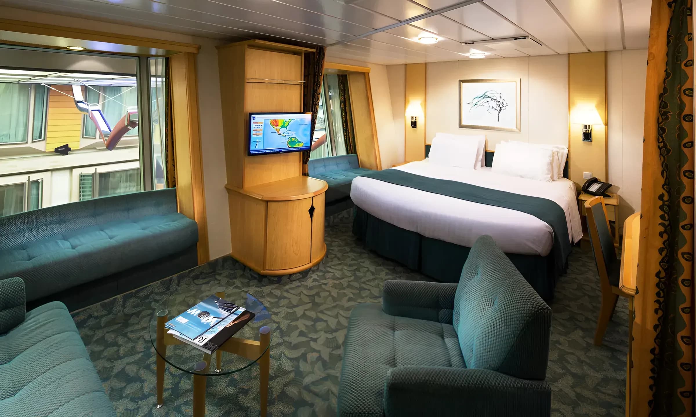 Liberty of the seas, Spacious Promenade View Interior