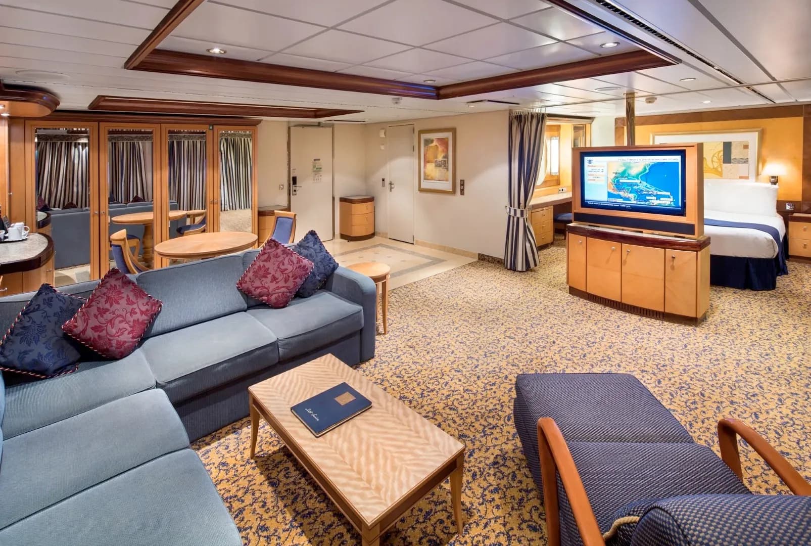 Royal Caribbean - Serenade of the Seas, Owner's Suite - 1 Bedroom