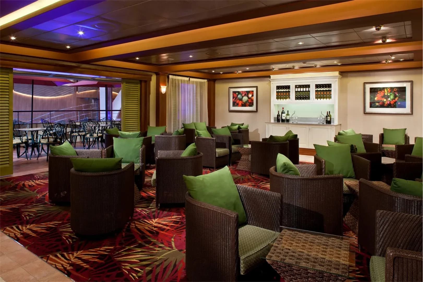 Freedom of the seas, Diamond Lounge